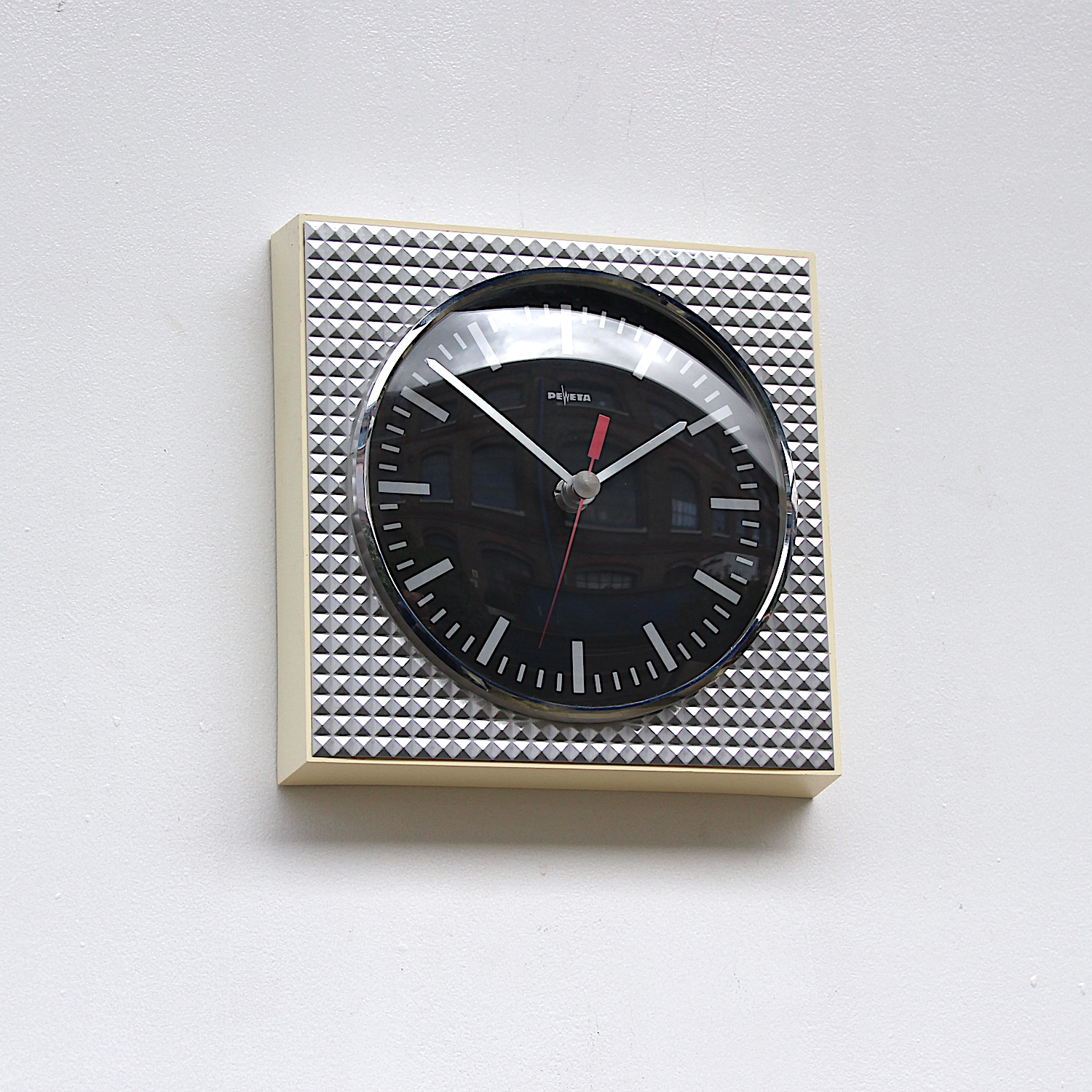 Vintage Sitting Room Wall Clock, 1970s - Hunt Vintage