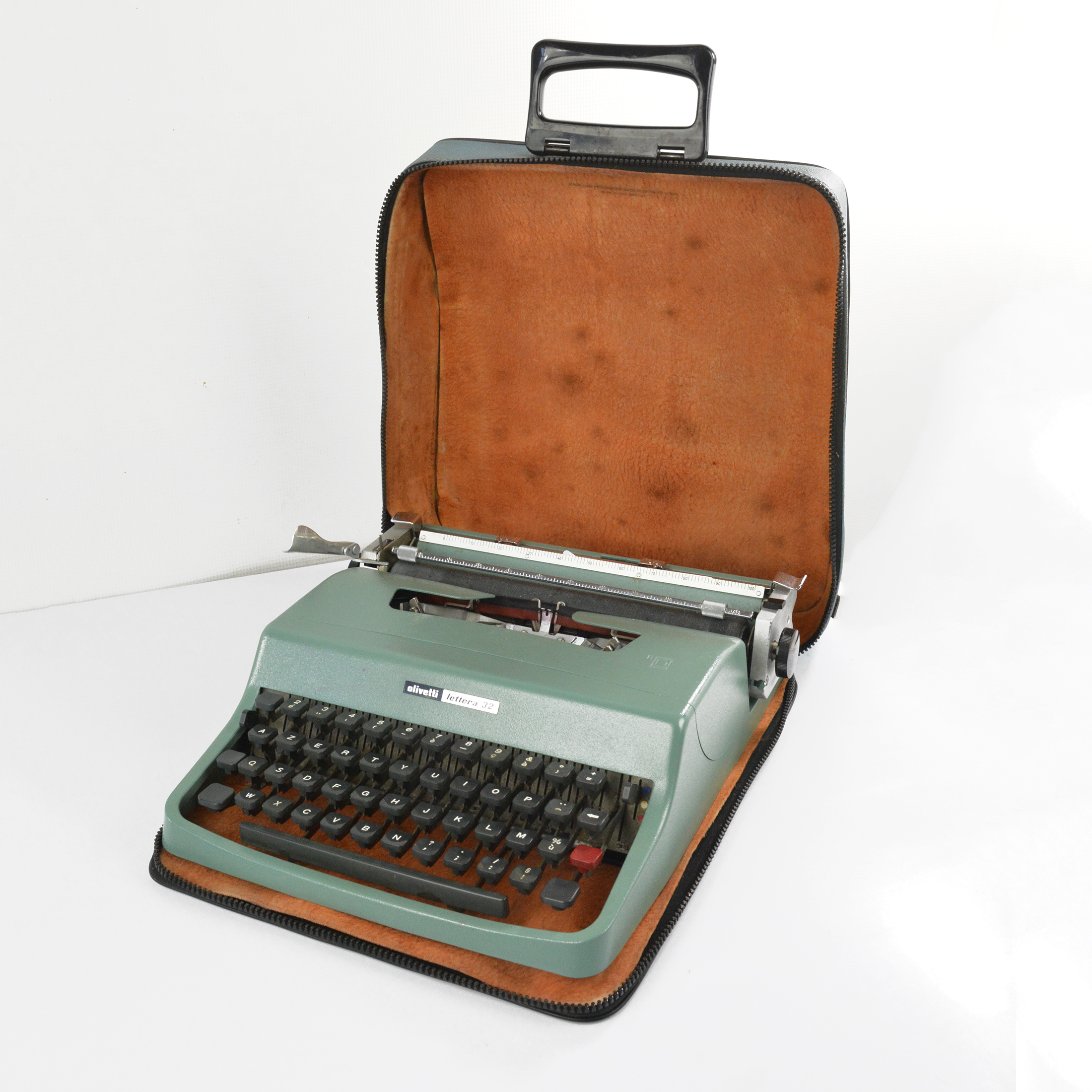 1960s Suitcase typewriter, Olivetti Lettera 32, Spain - Hunt Vintage