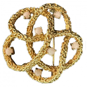 Beautiful French vintage brooch of 18 kt gold and natural corals