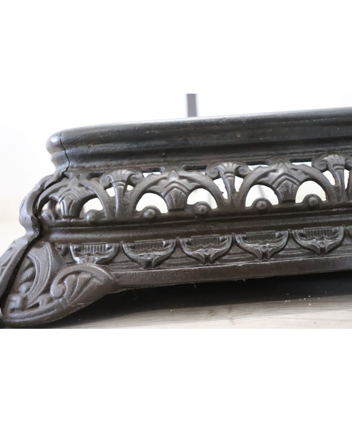 Set of antique fireplace tools in wrought iron and cast iron
