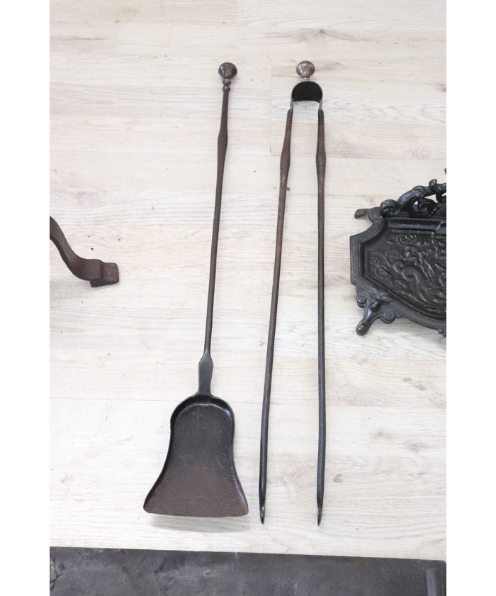 Set of antique fireplace tools in wrought iron and cast iron
