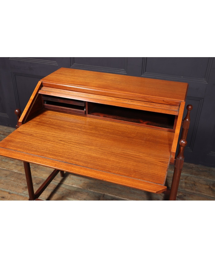 Mid Century Italian Desk By Fratelli Proserpio