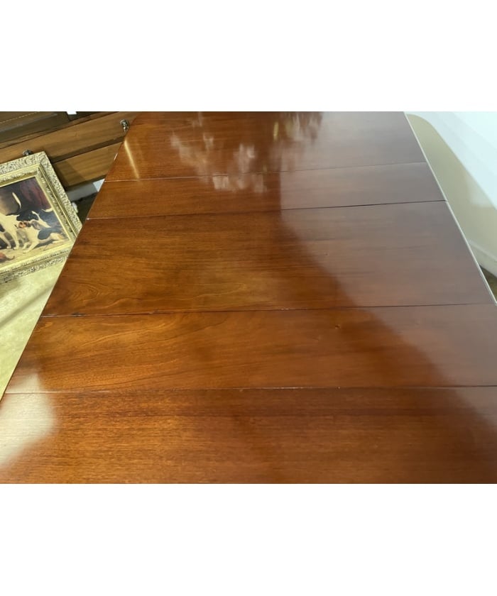 Victorian Mahogany Extending Dining Table With Three Extra Leaves