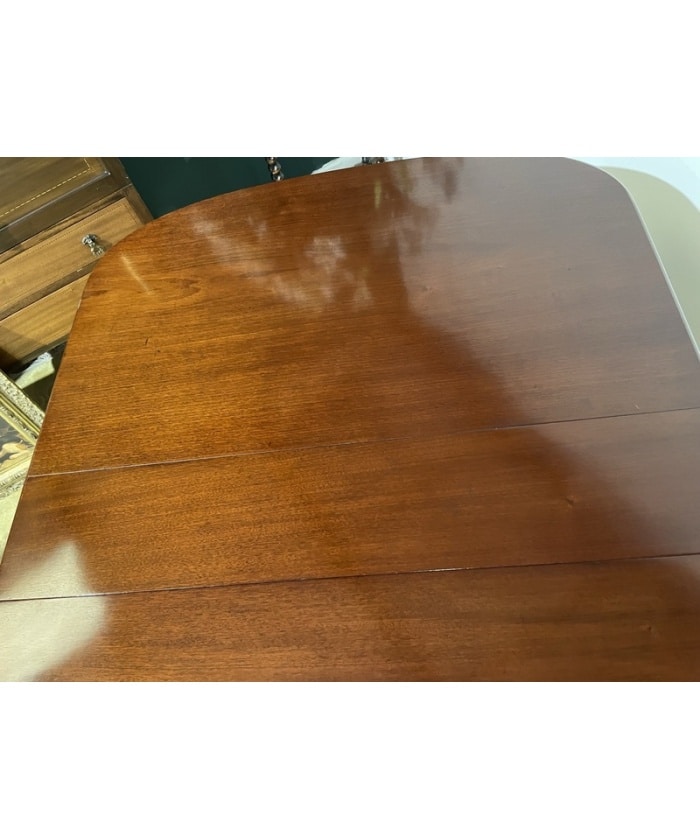 Victorian Mahogany Extending Dining Table With Three Extra Leaves