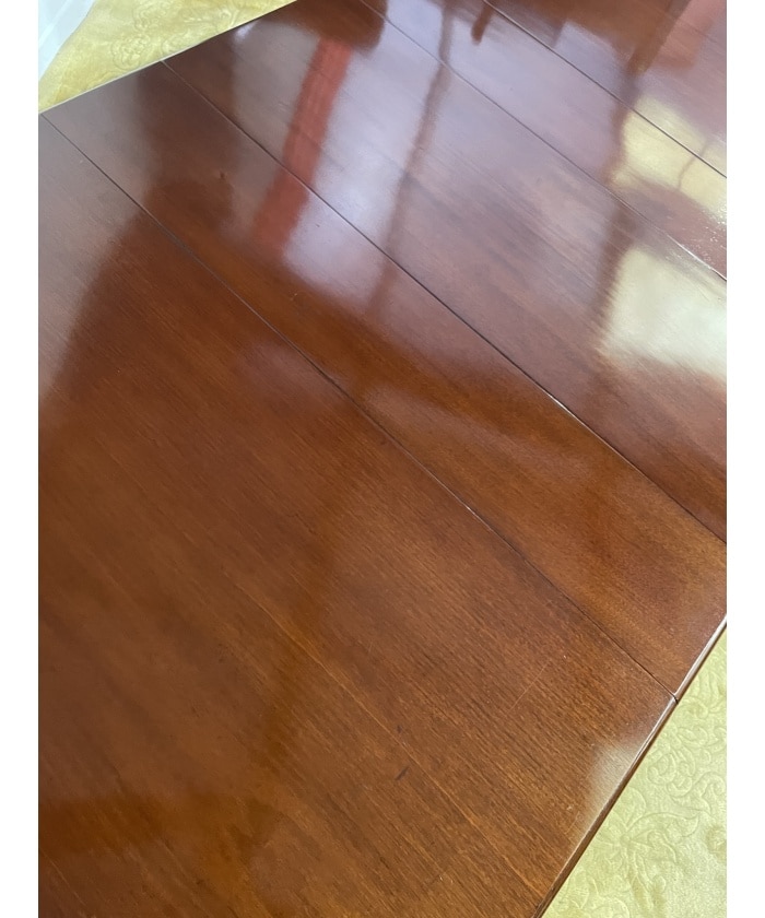 Victorian Mahogany Extending Dining Table With Three Extra Leaves
